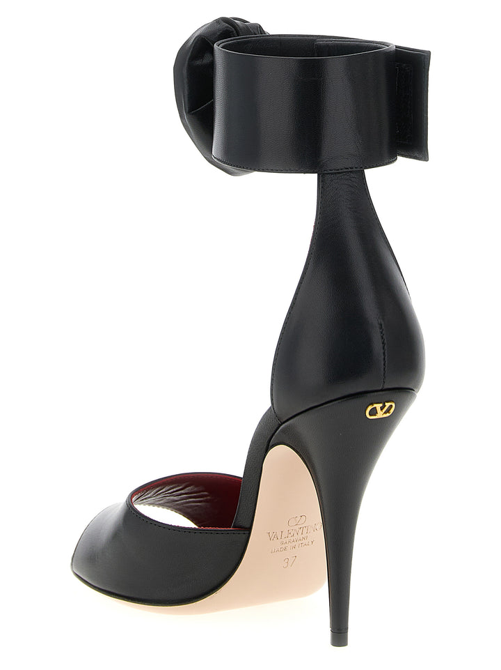 Valentino Garavani Drip Rose Sandali - Nero | d3e41eea124dce584cd79a32a0e16ce02e66b4b9