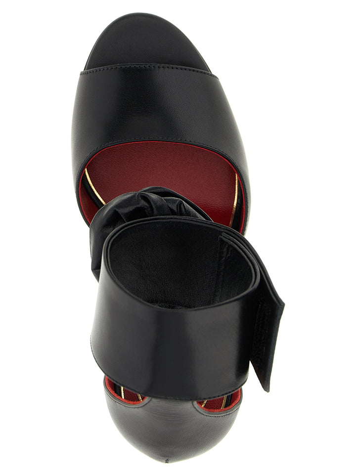 Valentino Garavani Drip Rose Sandali - Nero | 3a46ab9c2497c8ffb08a0f607aec98a2f4274871