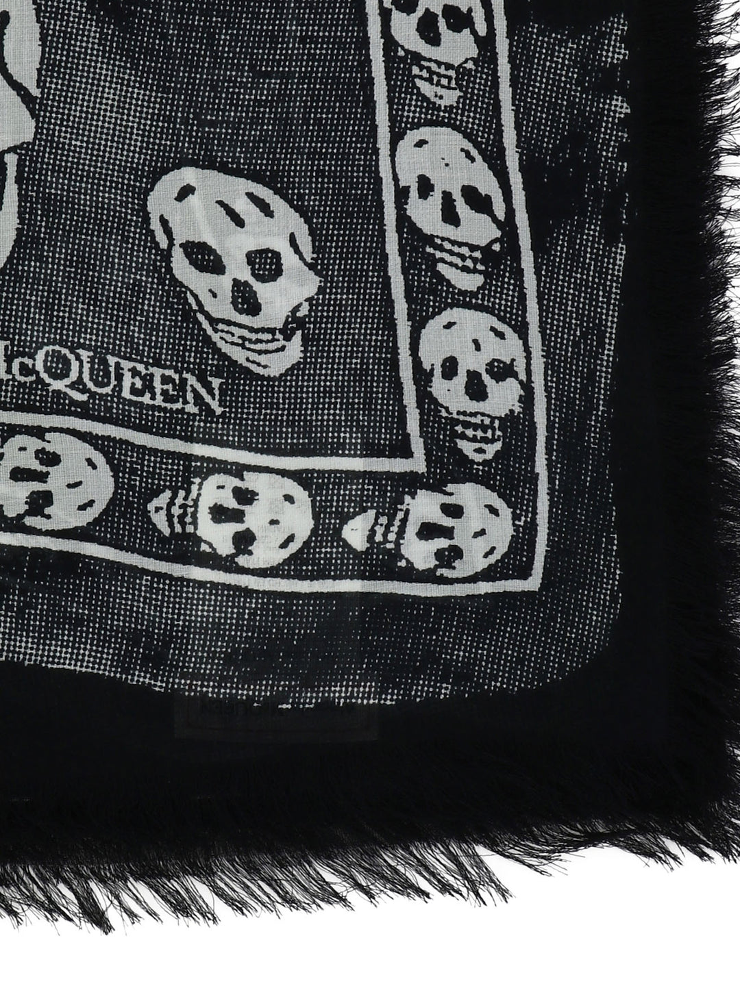 Alexander Mcqueen Scarves & Silk Scarves Sciarpe & Foulard - Nero | d9d6a1da2825fa6cf22967e195220aa70a9ffd7a