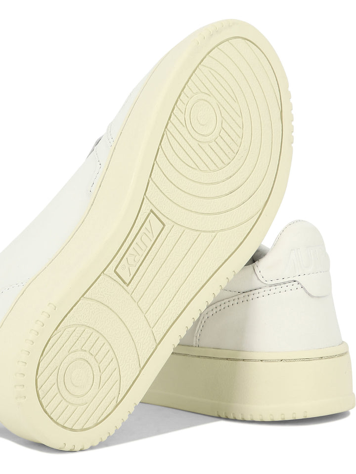 Autry Medalist Low Sneakers & Slip-On - Bianco | 30416f0544cdef899fe225bd72795e9aab81a258