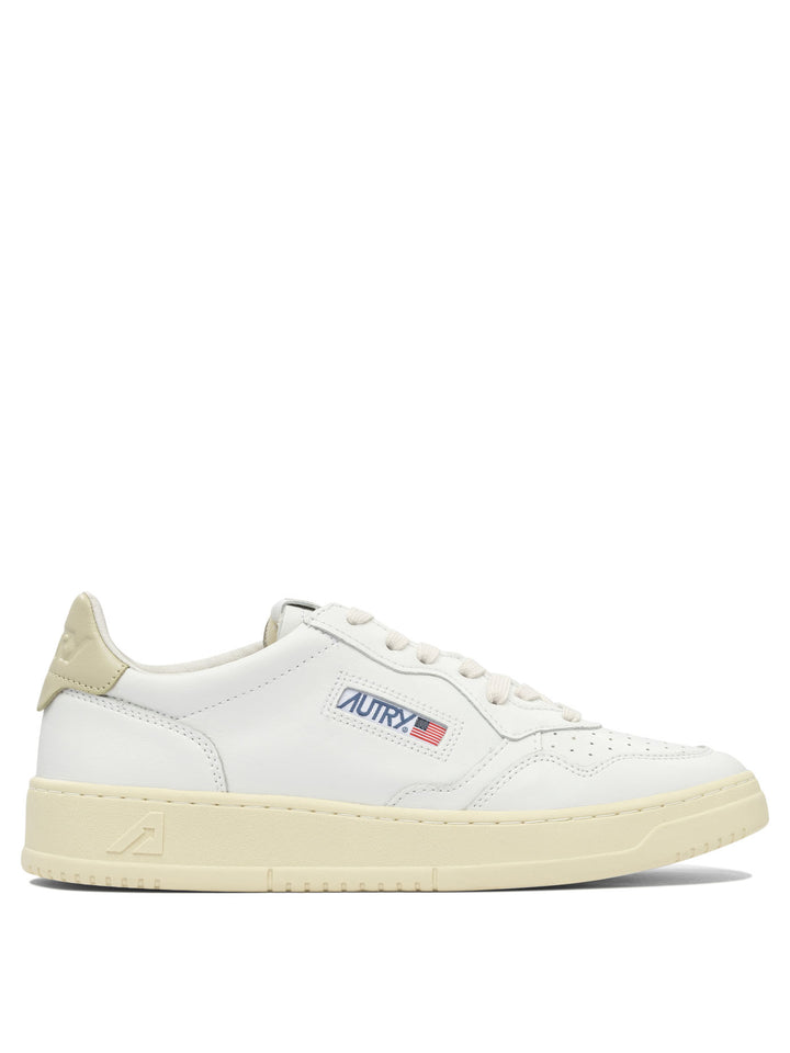 Autry Medalist Low Sneakers & Slip-On - Bianco | e147764edf1963bcf7bd4f5d52bf8465f1b172d7
