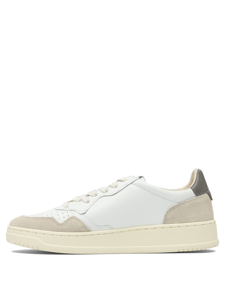 Autry Medalist Low Sneakers & Slip-On - Bianco | a41d47d0f6f6d0bce7aefc1f9c461f1b8e61e6b0