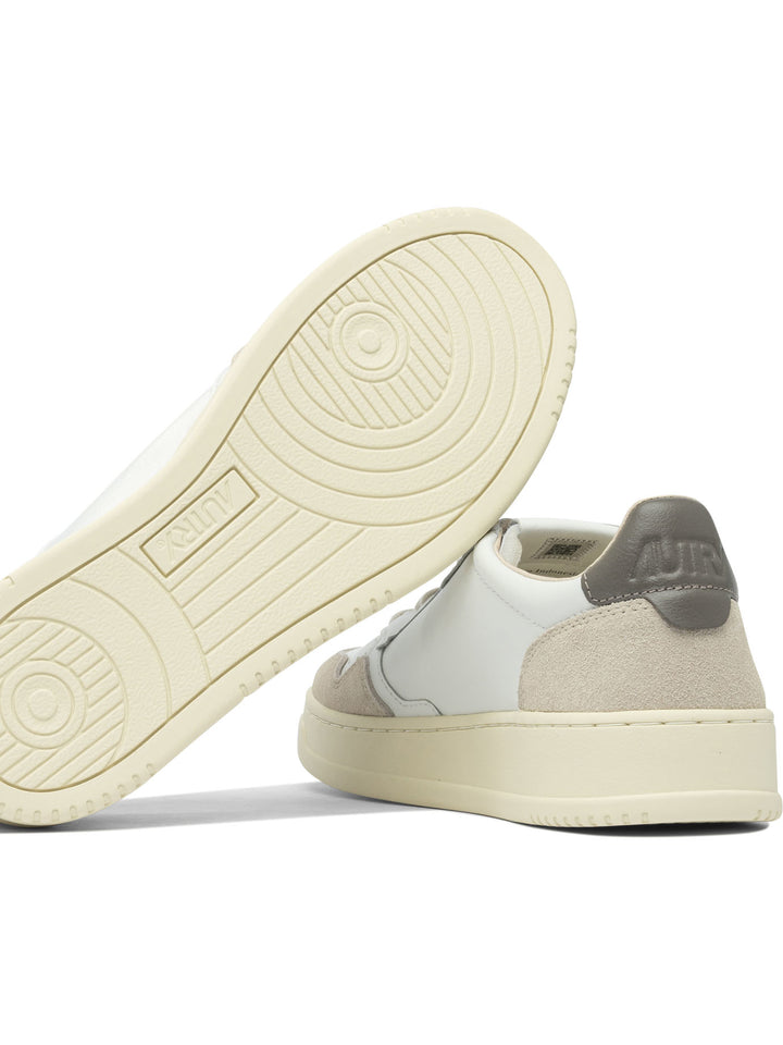 Autry Medalist Low Sneakers & Slip-On - Bianco | bc15019c73aad19475cbebde2ca5ac57ee5fe1b7