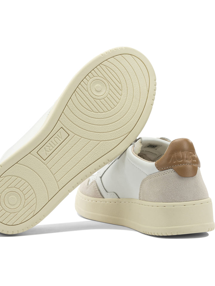 Autry Medalist Low Sneakers & Slip-On - Bianco | c874fc5dbfe969f437f631d7226caa56efb6201d