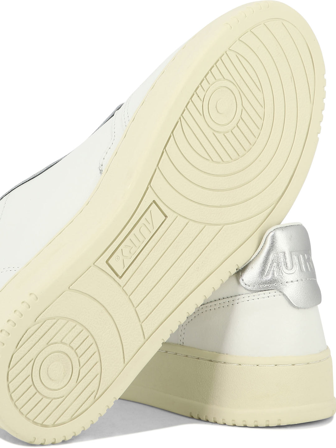 Autry Medalist Low Sneakers & Slip-On - Bianco | bcd5a60a9db5ec3b4b2b60d1c2bef4d38ed2df11