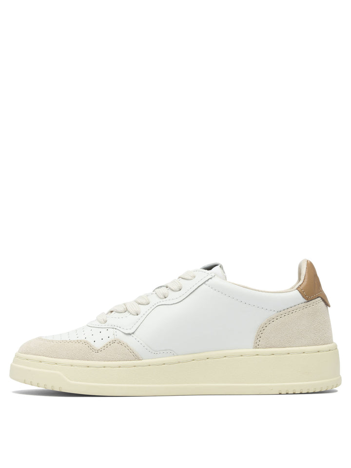 Autry Medalist Low Sneakers & Slip-On - Bianco | ff4b804a71f7c44eb48c6bde003d2d8d73549d7d