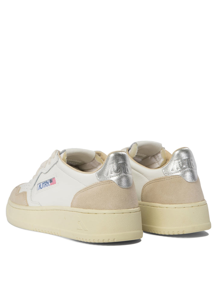 Autry Medalist Low Sneakers & Slip-On - Bianco | b0df27c1ffeffe13542cf2f6d4583acf3c705073