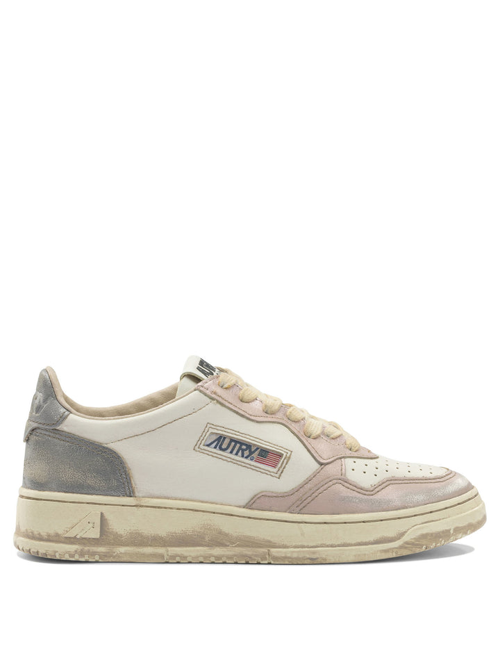 Autry Medalist Low Super Vintage Sneakers & Slip-On - Bianco | ddf25c696899cf8d8a400526739c8774bb9cac31