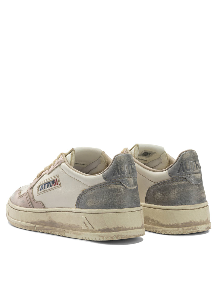 Autry Medalist Low Super Vintage Sneakers & Slip-On - Bianco | f0a1a866f8d65e244bed79707ee634266d6db937