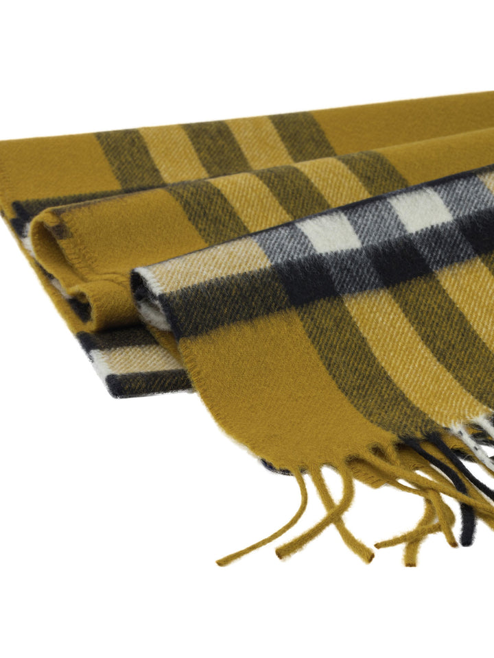 Burberry Check Sciarpe & Foulard - Giallo | fe7dcc173e63985055a0f2afb0ef469b2434868f