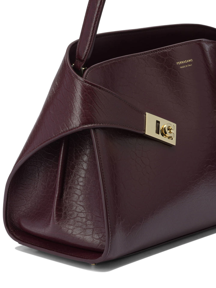 Ferragamo  Borse a Spalla e Tracolla - Rosa | 889b6dbe029686550d60580a88e5bdfb5c3254fe