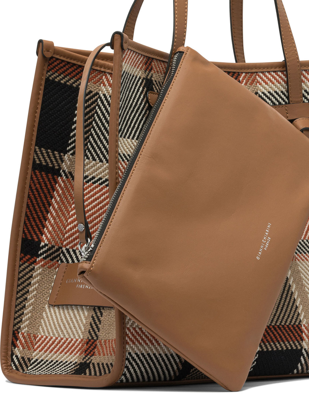 Gianni Chiarini  Borse a Spalla e Tracolla - Marrone | 02a63a15054af88f2805067bc640745967127f25