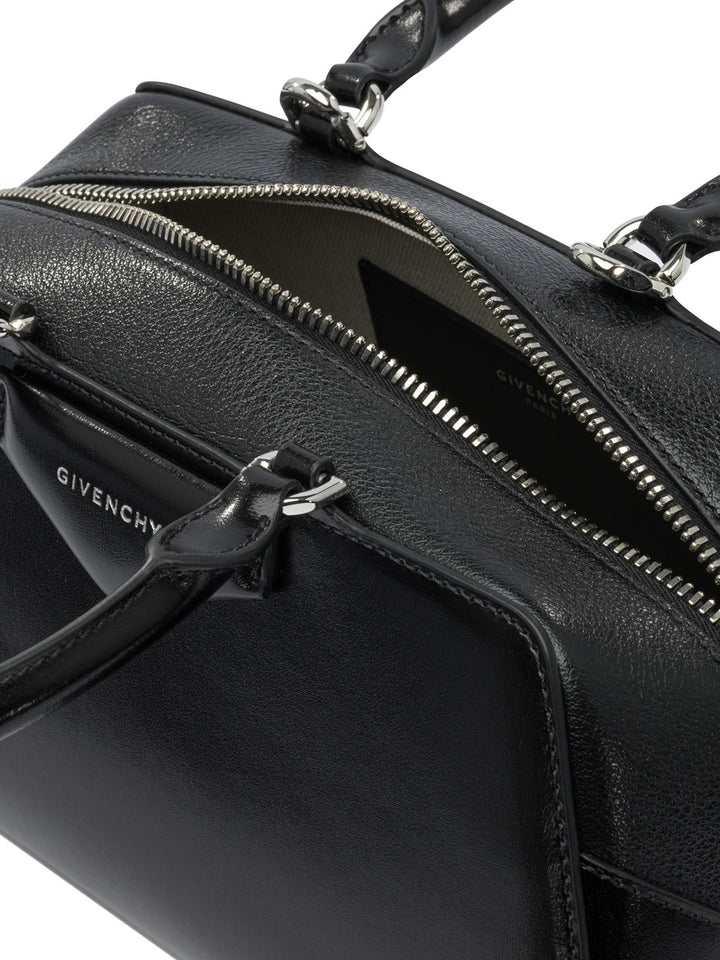 Givenchy Antigona East-West Handbags - Nero | 60f12c50fabba7bd449e4c71c2db0fddc8f7da56