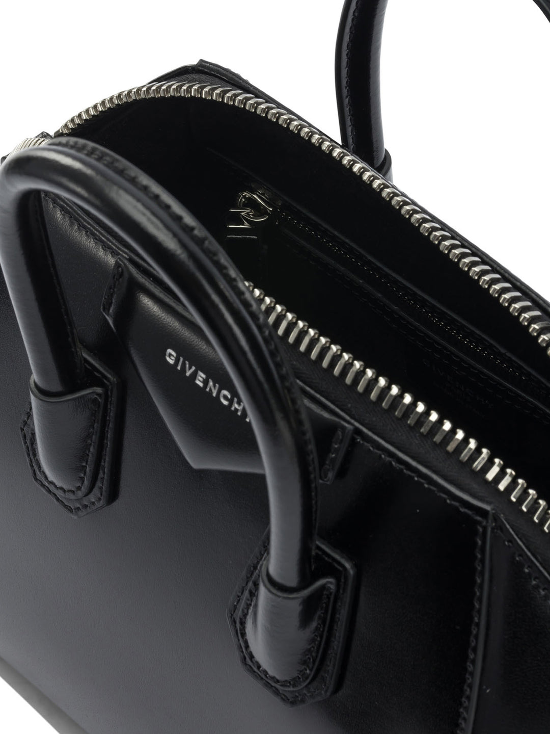 Givenchy Antigona Handbags - Nero | 9a782667c266b7d9d5da8835b9113a9b998919a9