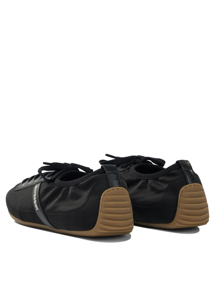 Givenchy Slim Sneakers & Slip-On - Nero | ae2f2fcb604c54eeb2522b3124c6fce660fad658