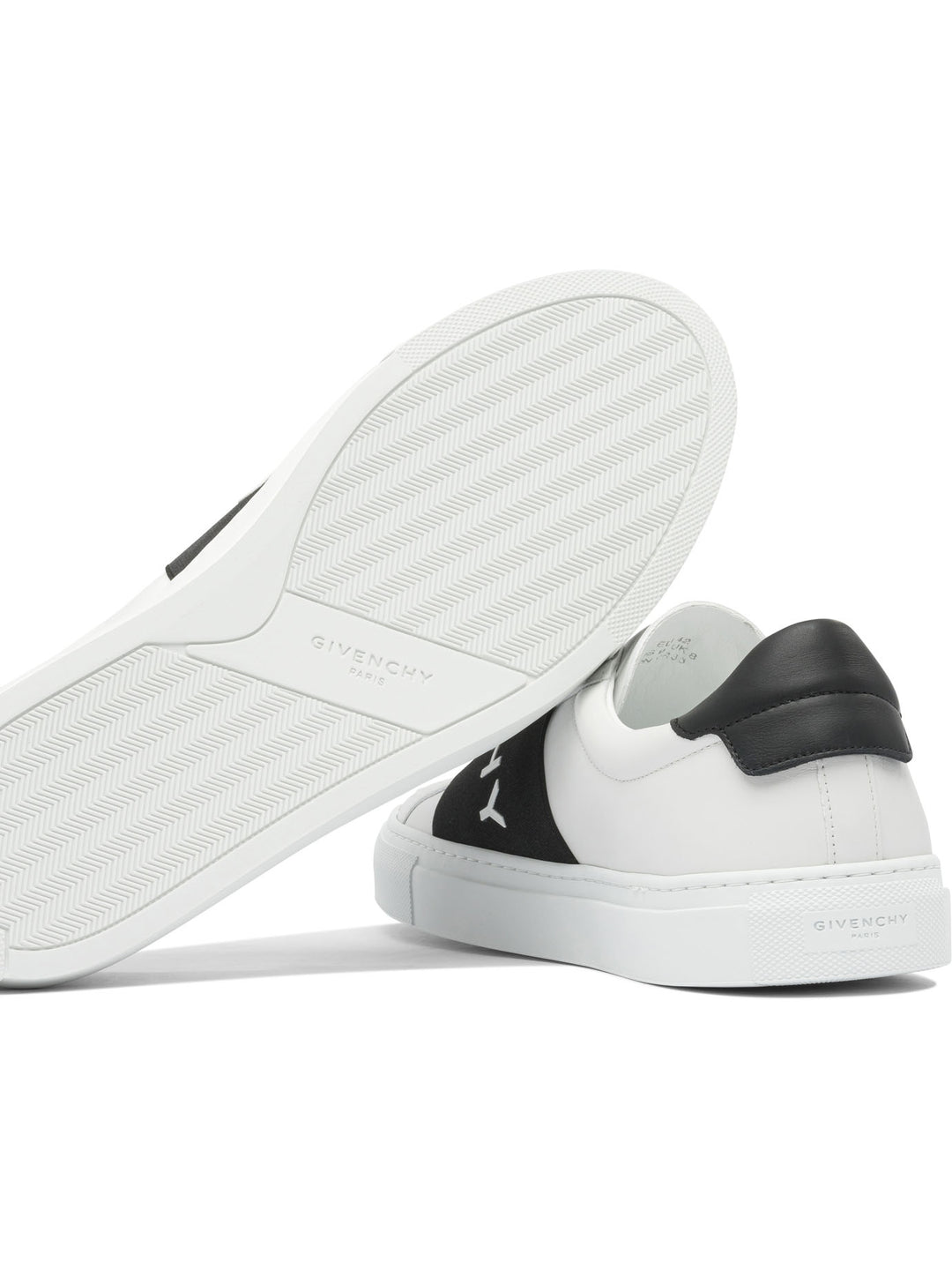 Givenchy Urban Street Sneakers & Slip-On - Bianco | 536252e580240e48c6c5ef134dc2e63922d374b6