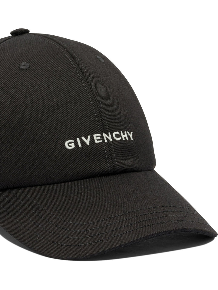 Givenchy Givenchy Logo Trucker Hat Cappelli - Nero | af419c04347eb6e4683b39fe14caec67af786a66