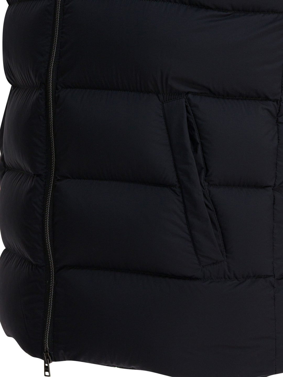 Herno Ecoage Sleeveless Jacket Jackets and Coats - Nero | 838d7896a0d391b7bad9a620404c24832355630b