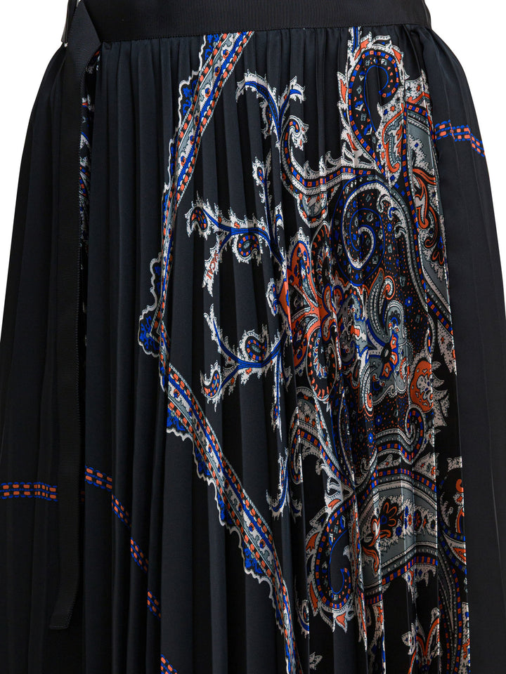 Sacai Pleated Skirt With Paisley Print Gonne - Nero | 8f0c9bd5e61a11128652ff6f8f1c649d109f7a71