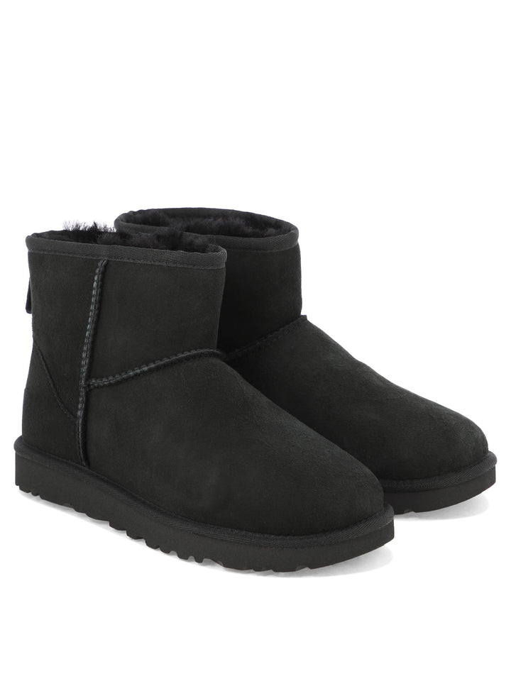 Ugg Classic Mini Ii Boots and Ankle Boots - Nero | 7fb285decc45e35a5cc343b6707a3f6f1cc26353