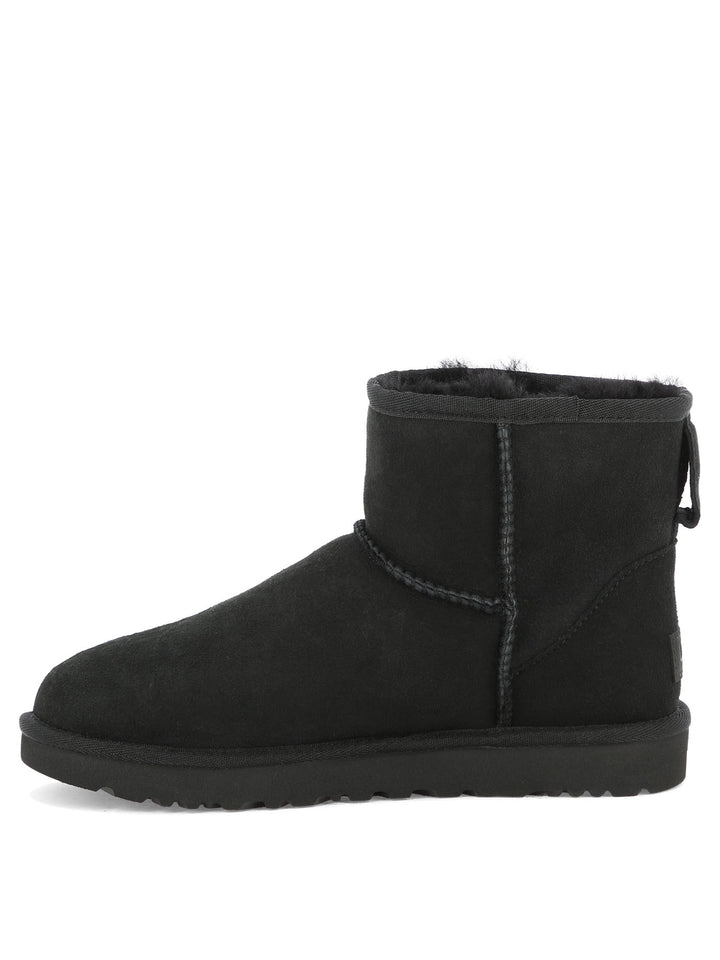 Ugg Classic Mini Ii Boots and Ankle Boots - Nero | daf614b631cf9232104c10f3eccd5e24ce7a9f63