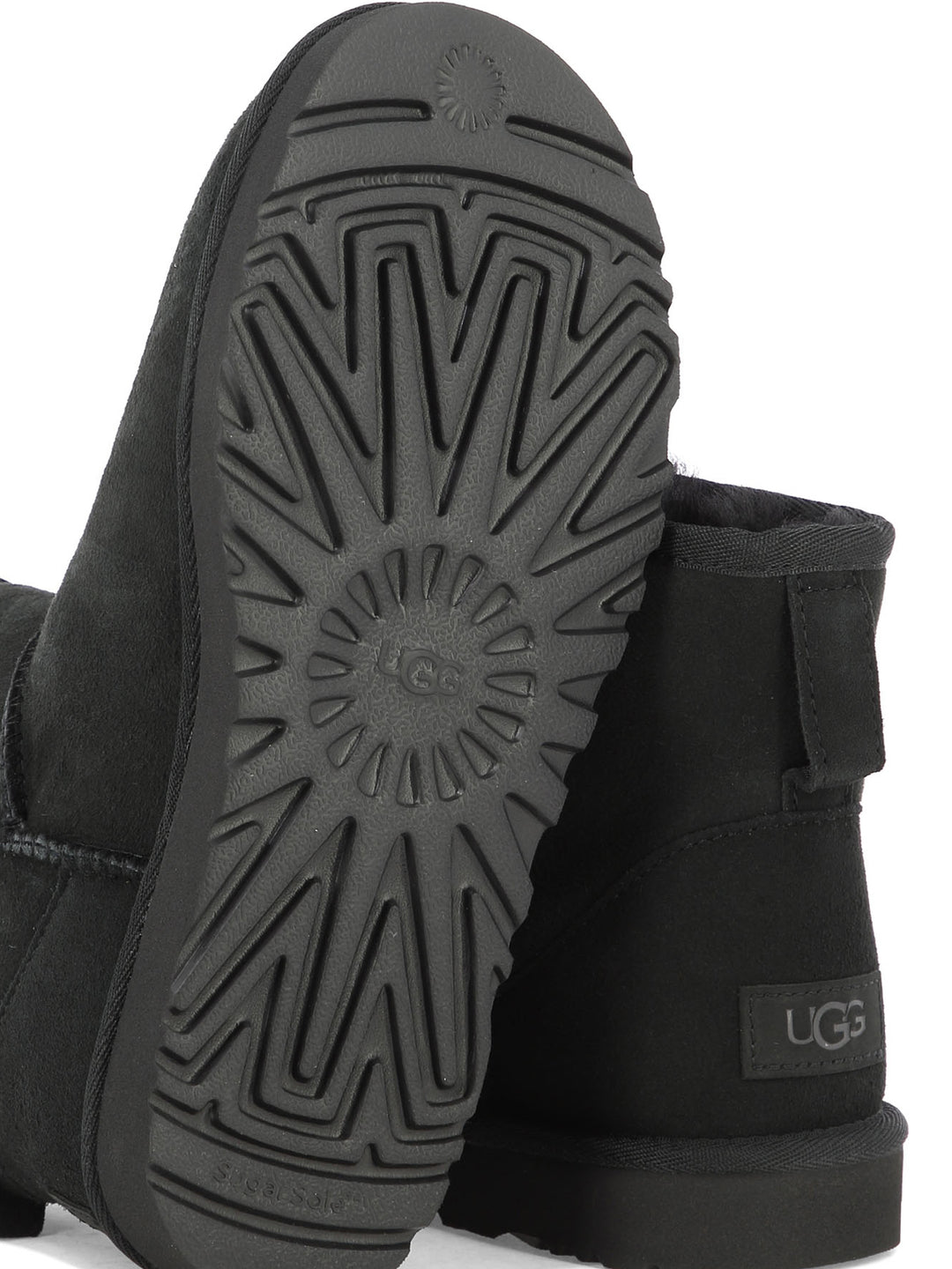 Ugg Classic Mini Ii Boots and Ankle Boots - Nero | 18472ceb18a3d86030a414263930489a83fe15ae