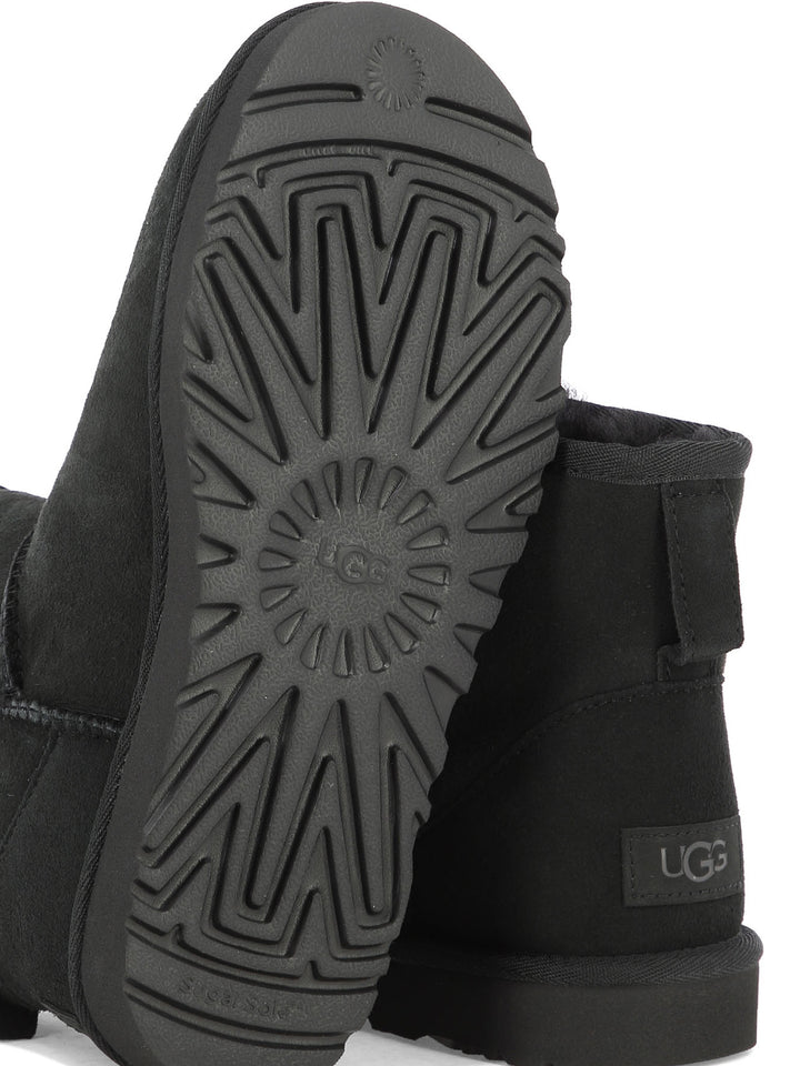 Ugg Classic Mini Ii Boots and Ankle Boots - Nero | 18472ceb18a3d86030a414263930489a83fe15ae
