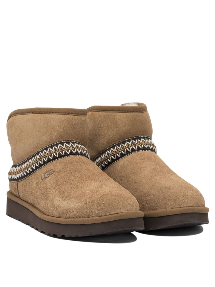 Ugg Classic Mini Crescent Boots and Ankle Boots - Marrone | 81bc6358428d390ef660b92871eb47f86baa7755