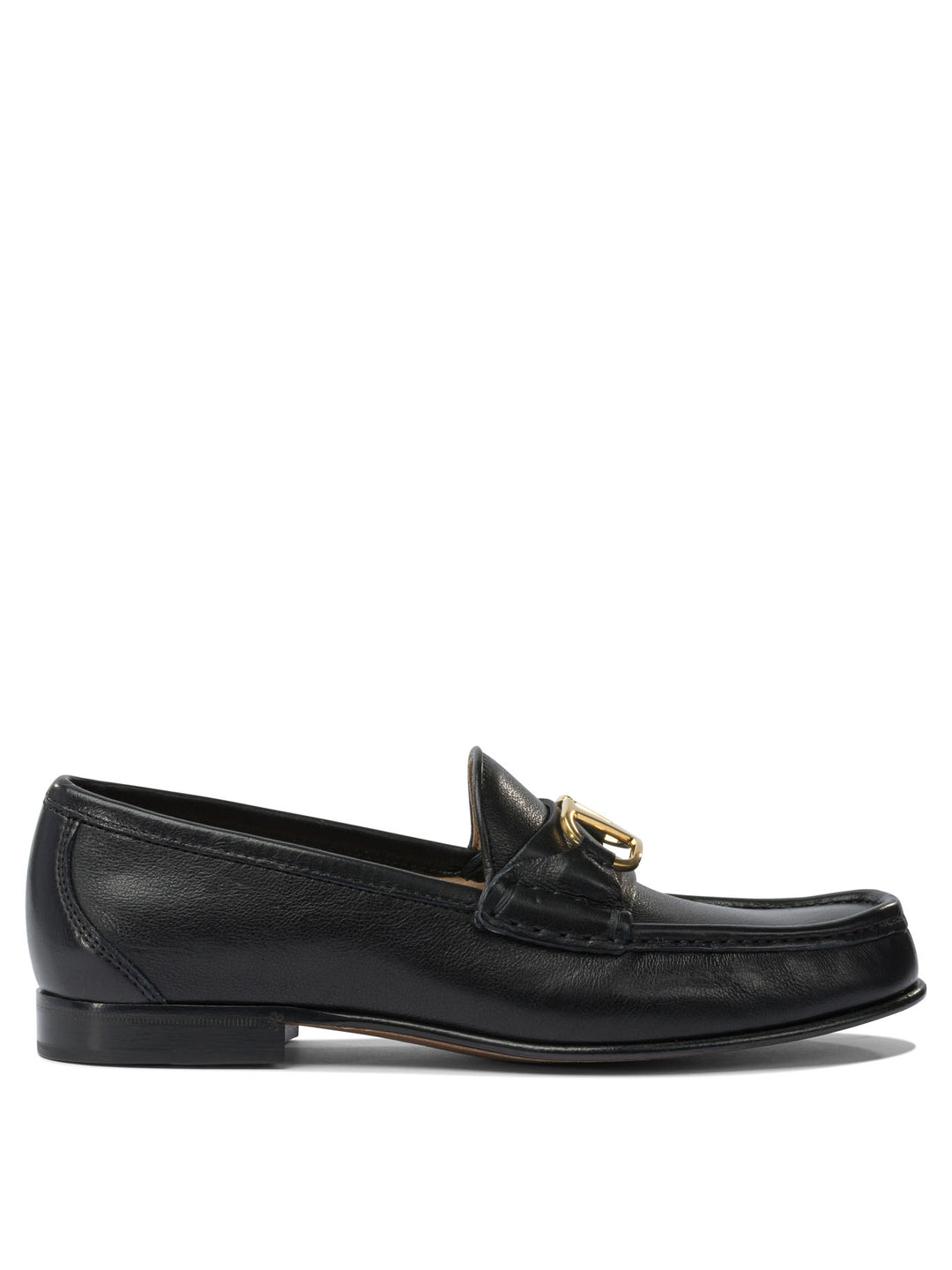 Valentino Garavani Vlogo Signature Loafers & Slippers - Nero | 4931a7988f38edc6fe3be319c63ddc948b523b59