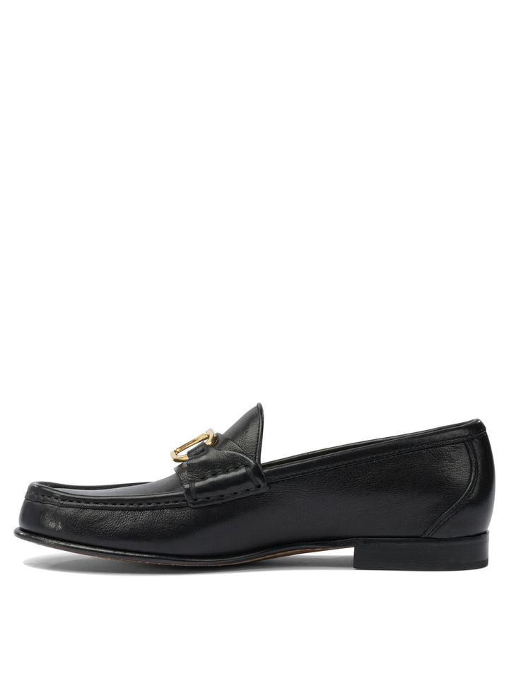 Valentino Garavani Vlogo Signature Loafers & Slippers - Nero | d13101d19e9166f0518eb68b53920e902cf2bb16
