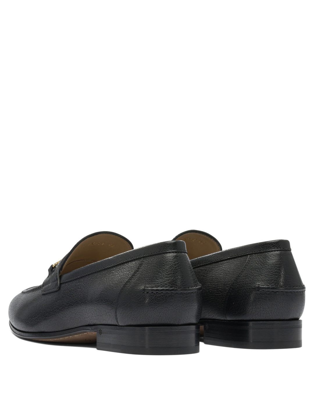 Valentino Garavani Vlogo Signature Loafers & Slippers - Nero | 8ab72314e8158d66b6dd01408daeab5a171ef114