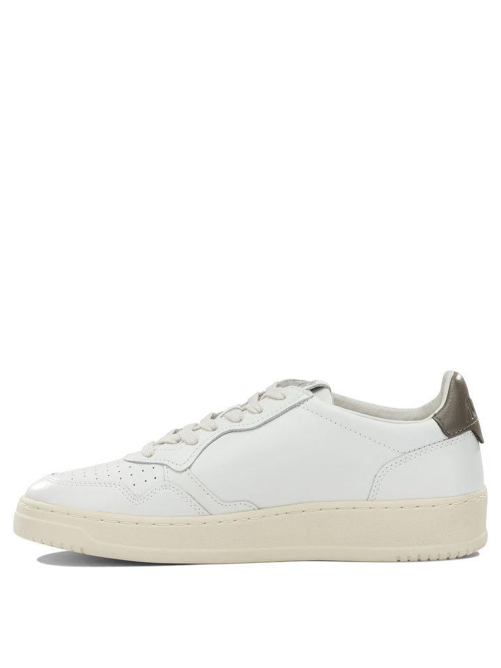 Autry Medalist Low Sneakers & Slip-On - Verde | a5fada34196d32add16ccae91d7b5a396085d696