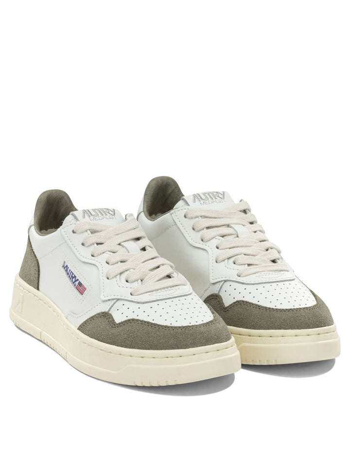 Autry Medalist Low Sneakers & Slip-On - Bianco | 82af1dec7889662f707850a19e3680c51dbe788d