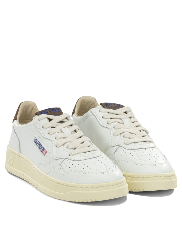 Autry Medalist Low Sneakers & Slip-On - Marrone | 8964d24adc55852a3b92806f2671e5aea0f73ae3