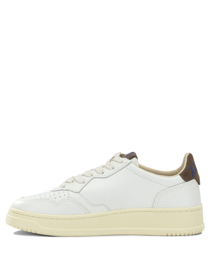 Autry Medalist Low Sneakers & Slip-On - Marrone | d6716b0b299e11cf9cb86931124301bc744bcf3b