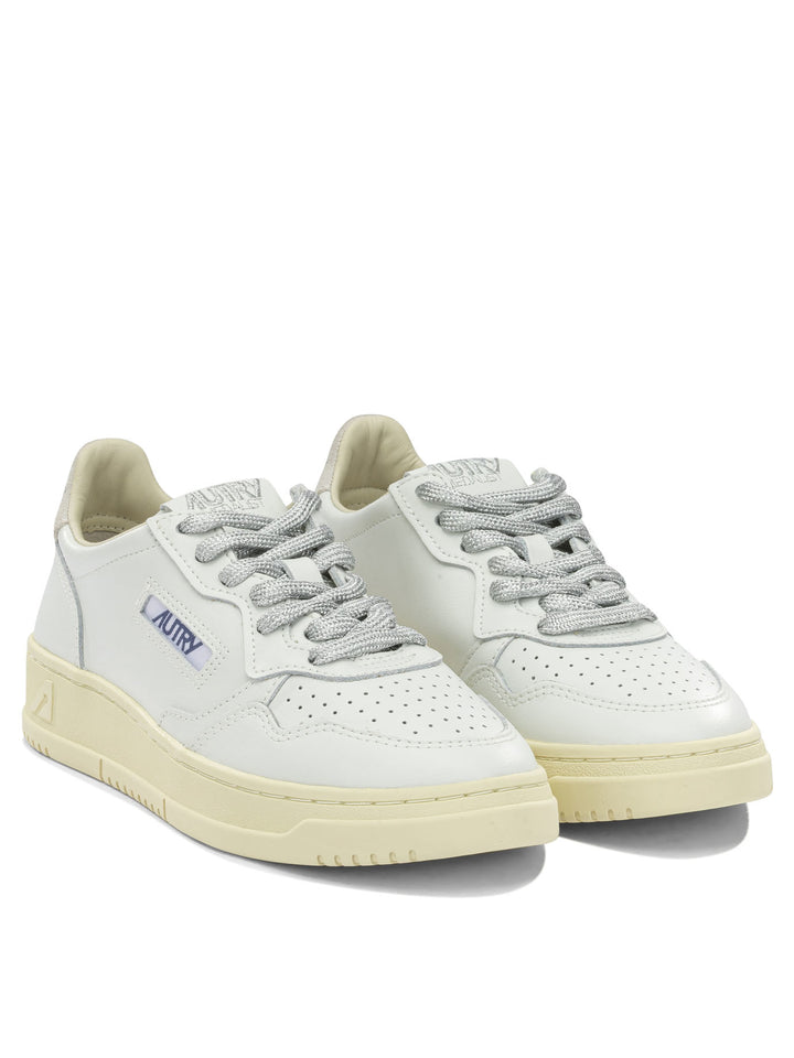 Autry Sneakers et Slip-On "Medalist Low" Argent