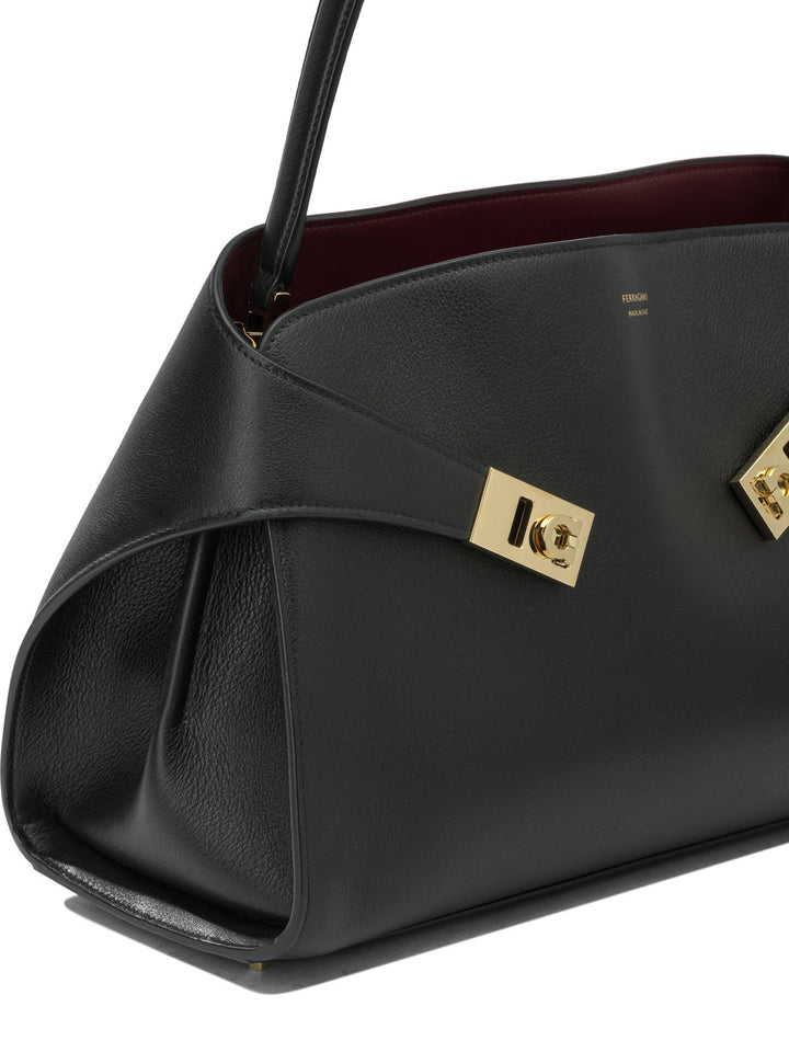 Ferragamo Hug Handbags - Nero | dbe0d32556bbb5c459cfdc21861671de96656183