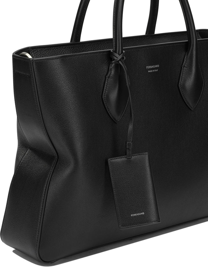 Ferragamo Sacs à main noirs