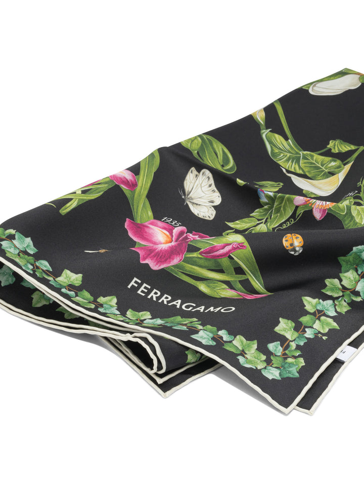 Ferragamo Eden Shoes Sciarpe & Foulard - Nero | 4a770ea420fe90975a2a96e20d6d26582ee74b0f