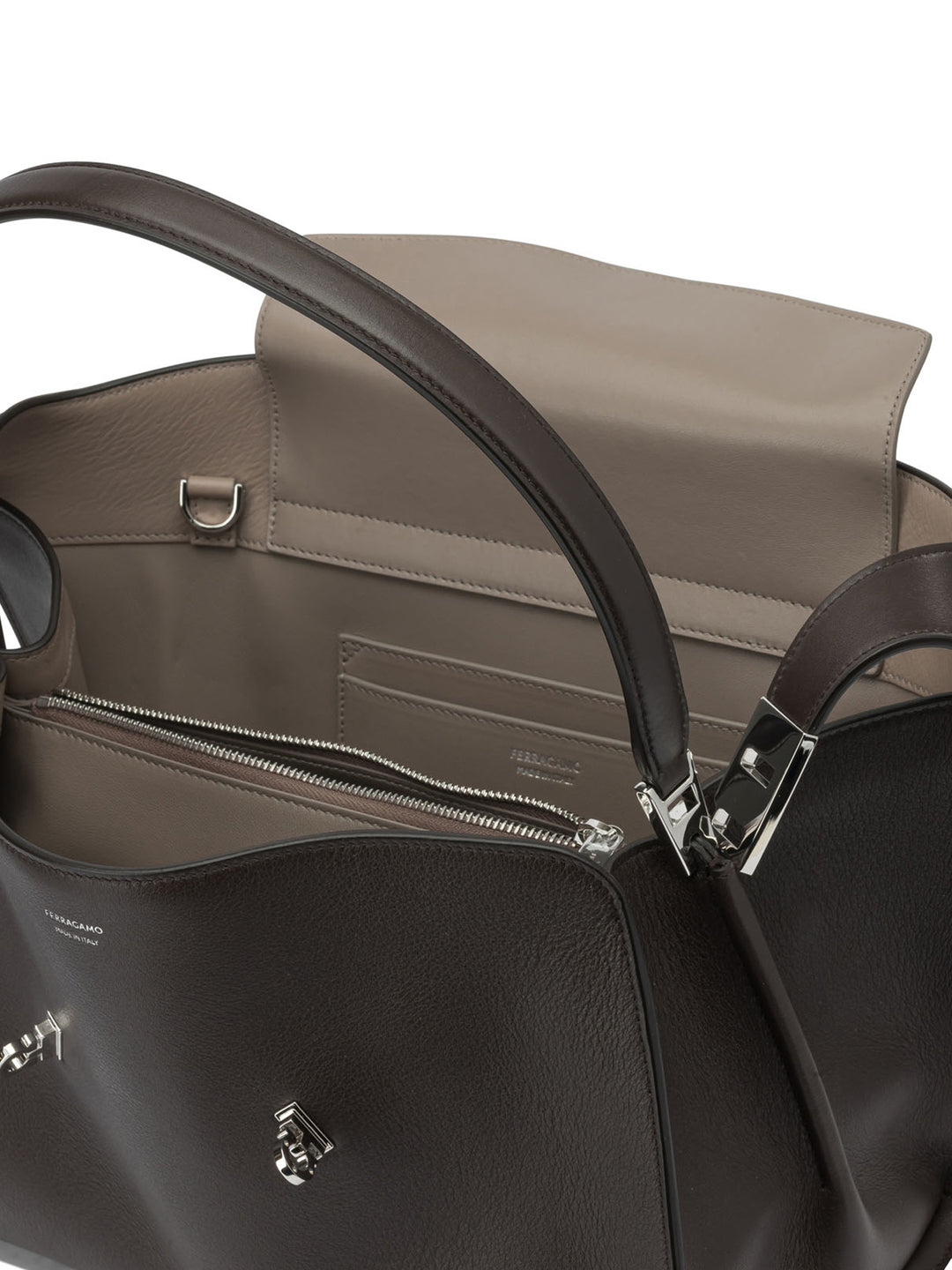Ferragamo Hug Soft Handbags - Marrone | c4e8b5787d8e95b07c8b168f2f93a6bee277af85