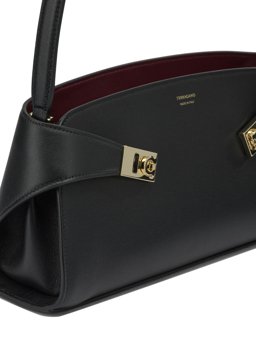 Ferragamo Hug East-West Borse a Spalla e Tracolla - Nero | 11d7a9c7ed46b631b5b8160c9895f4a6506db67e