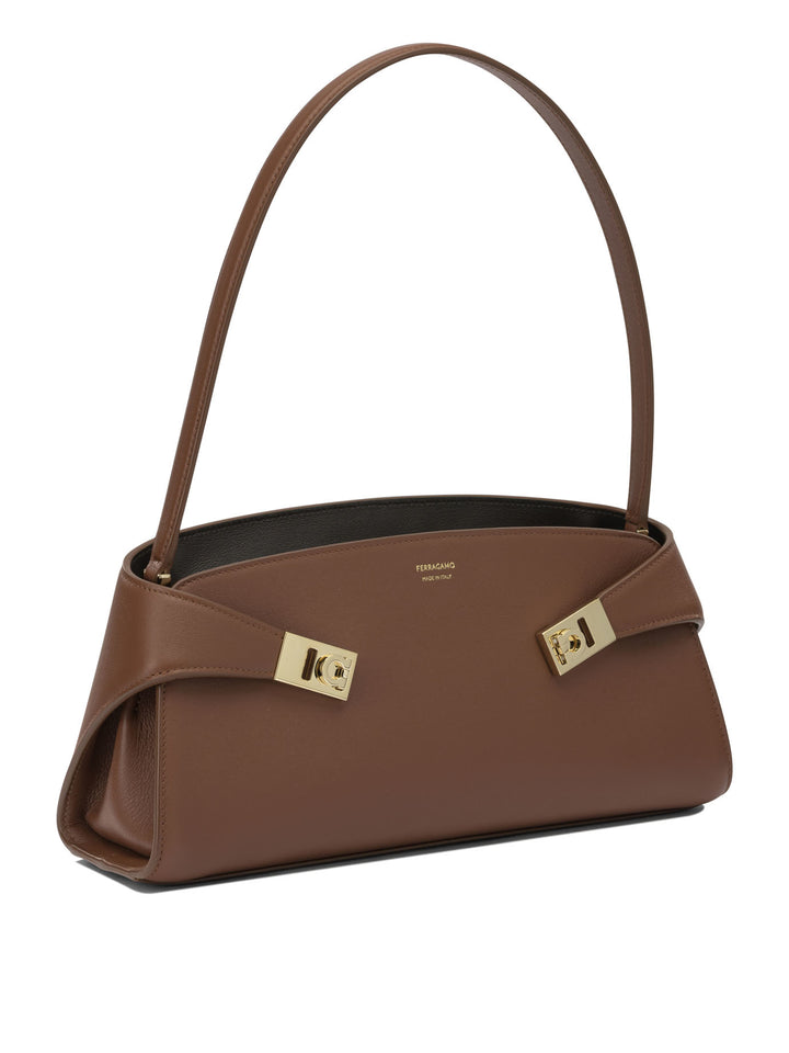 Ferragamo Hug East-West Borse a Spalla e Tracolla - Marrone | b897e83a304692eed90a30b7c771f51f1b00af87