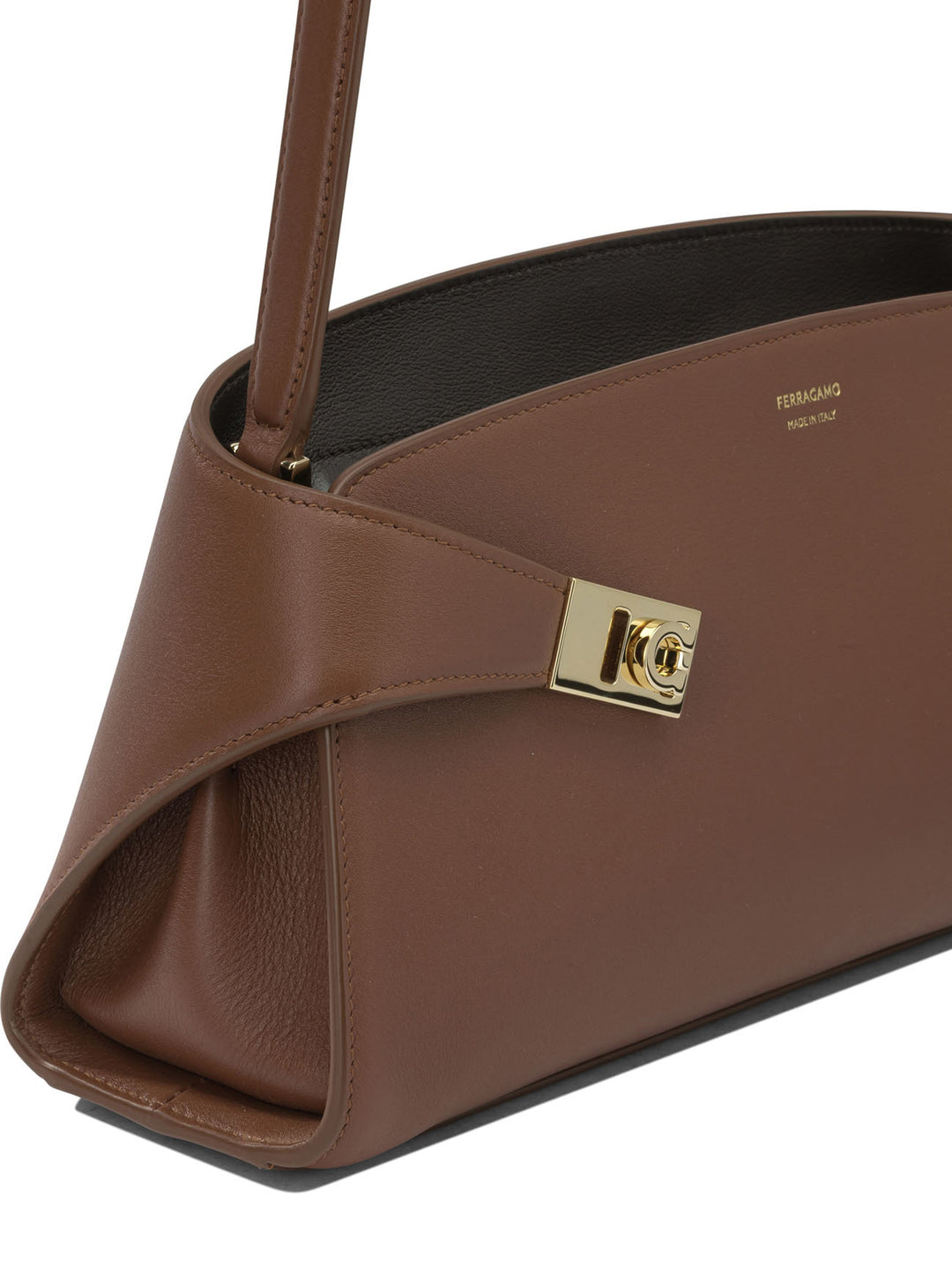 Ferragamo Hug East-West Borse a Spalla e Tracolla - Marrone | 67a1f9a41449c2793b93d88cba2967241dfe2b5f