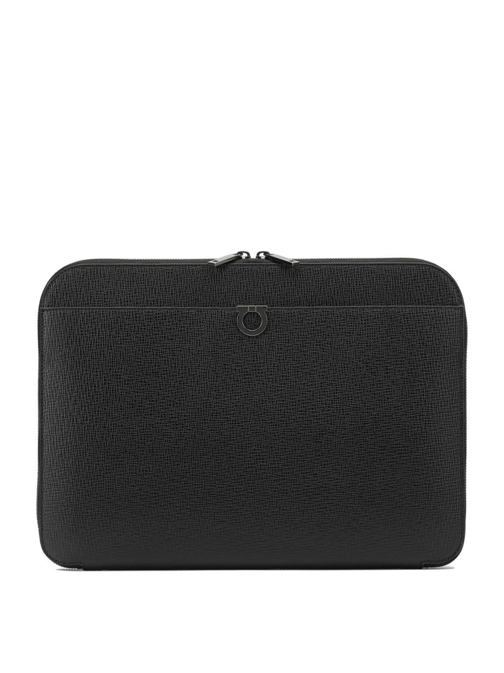 Ferragamo Gancini Pouch - Nero | efd77397d6179980955715b4f5fcf7e67acb1ce1