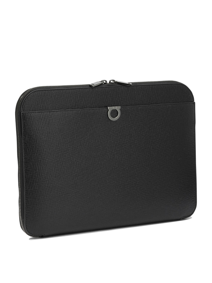 Ferragamo Gancini Pouch - Nero | ff0347281469b28adf80d1c2752f2b635febbc3e