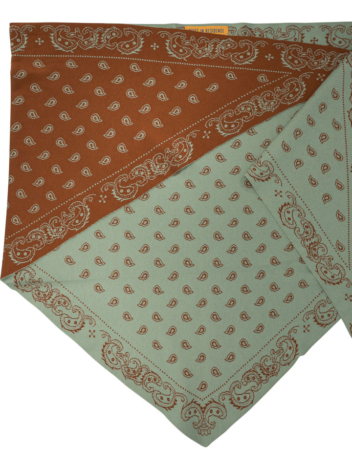 Guest In Residence Scarves & Silk Scarves Sciarpe & Foulard - Arancione | 92cdc564b4332d3d46270797dc6502c796f56231