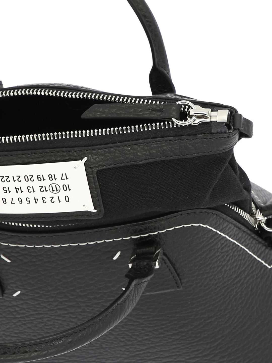 Maison Margiela 5ac Classique Handbags - Nero | 8822f416347ed083dee3376c3447c05a49a1479b