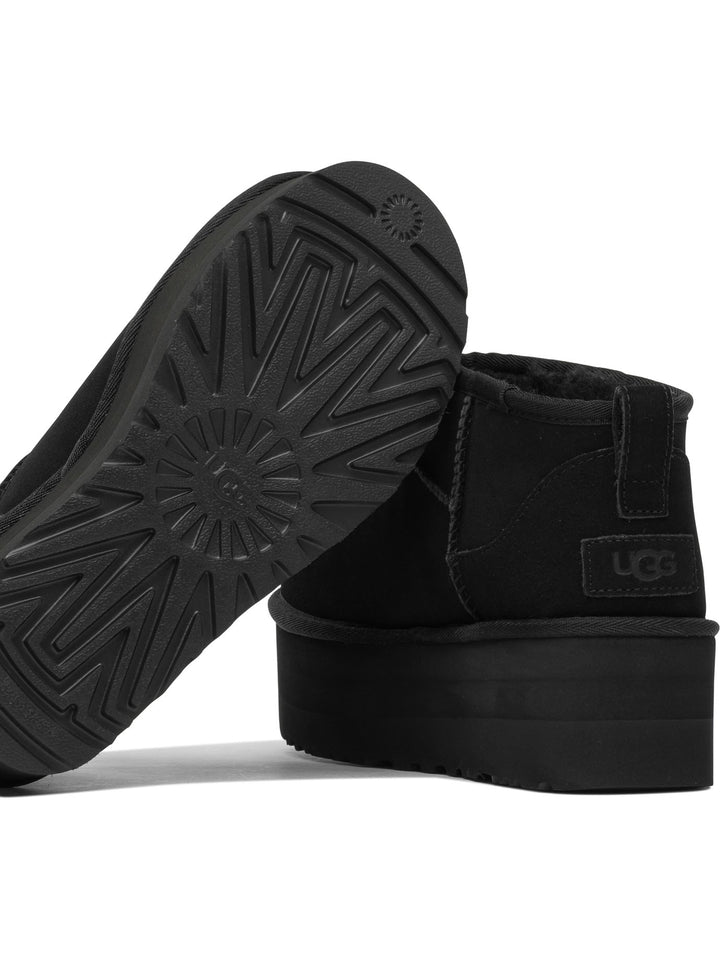 Ugg Classic Ultra Mini Platform Boots and Ankle Boots - Nero | 4e7660fd11d7d7d4a0147940417045bb33cd8ff5