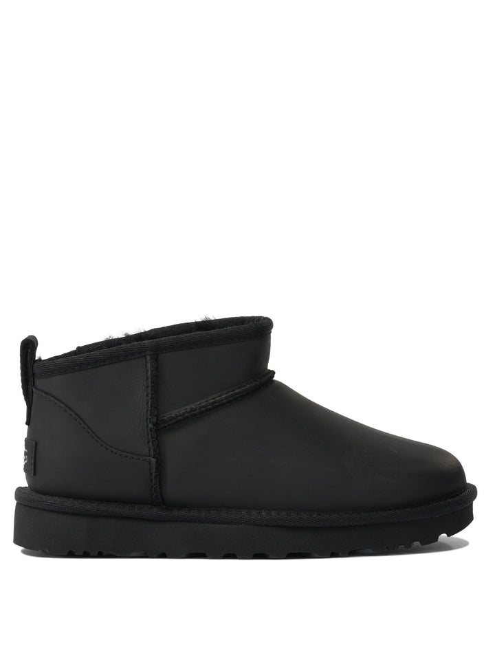 Ugg Classic Ultra Mini Boots and Ankle Boots - Nero | 0515c57ad95105bbcdb0da90c72225ca366df1bc