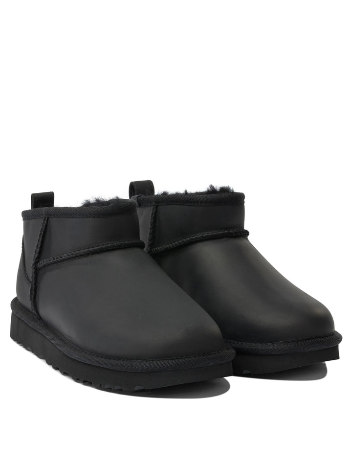 Ugg Classic Ultra Mini Boots and Ankle Boots - Nero | d30eaa51ab356022c8f14ad22c74b4651954f464